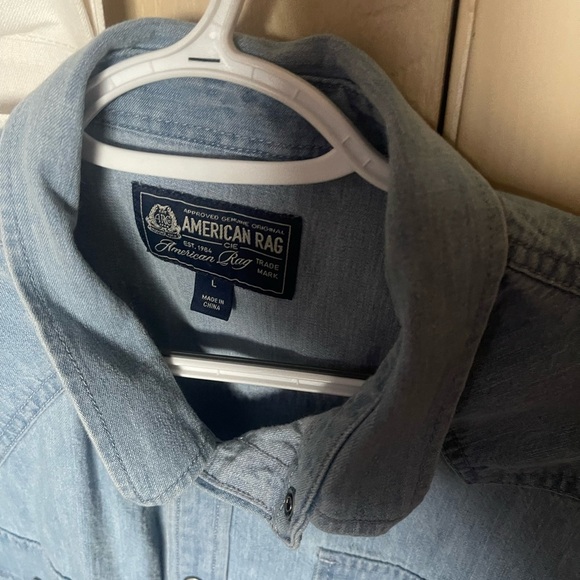 Chambray Denim button up with colored pocket large - Picture 2 of 4